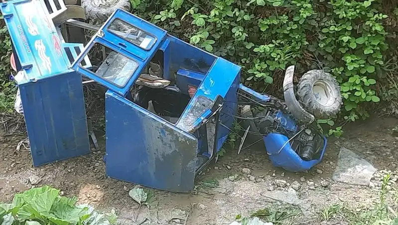 Pat Pat Aracının Dereye Devrilmesi: İki Yaralı, Olayın Ayrıntıları