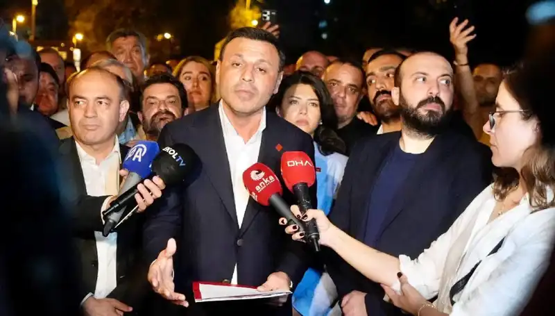 CHP İstanbul İl Başkanı Özgür Çelik: Basın Açıklaması ve Yanıtlar