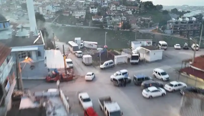İzmir'de Gerçekleştirilen 99 Operasyonda 133 Kişi Gözaltına Alındı
