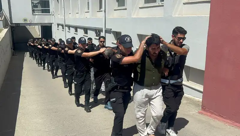 Adana'da Tam 825 Kilo Eroin Ele Geçirildi: 16 Kişi Tutuklandı