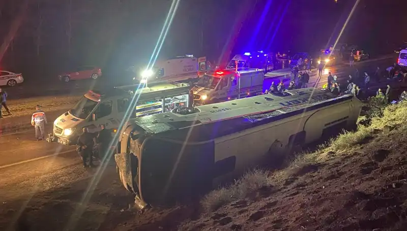 İşçi Servisinin Şarampole Devrilmesi: 23 Yaralı, Kaza Anı Şok Yarattı