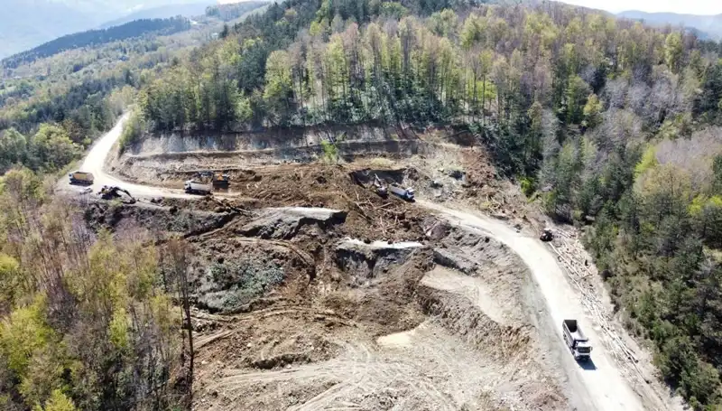 Kastamonu-Çatalzeytin Kara Yolunda Şok Eden Heyelan: Seyahat Planlarınızı Gözden Geçirin!