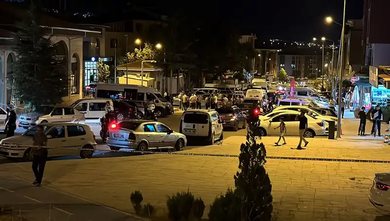 İki Aile Arasında Çıkan Kavga Kanlı Bitti: 3 Yaralı Var