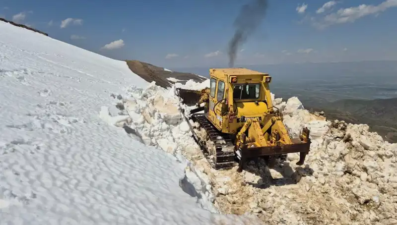 Nisan Ayında 2 Metreyi Bulan Karın Getirdiği Zorluklar ve Çözümler