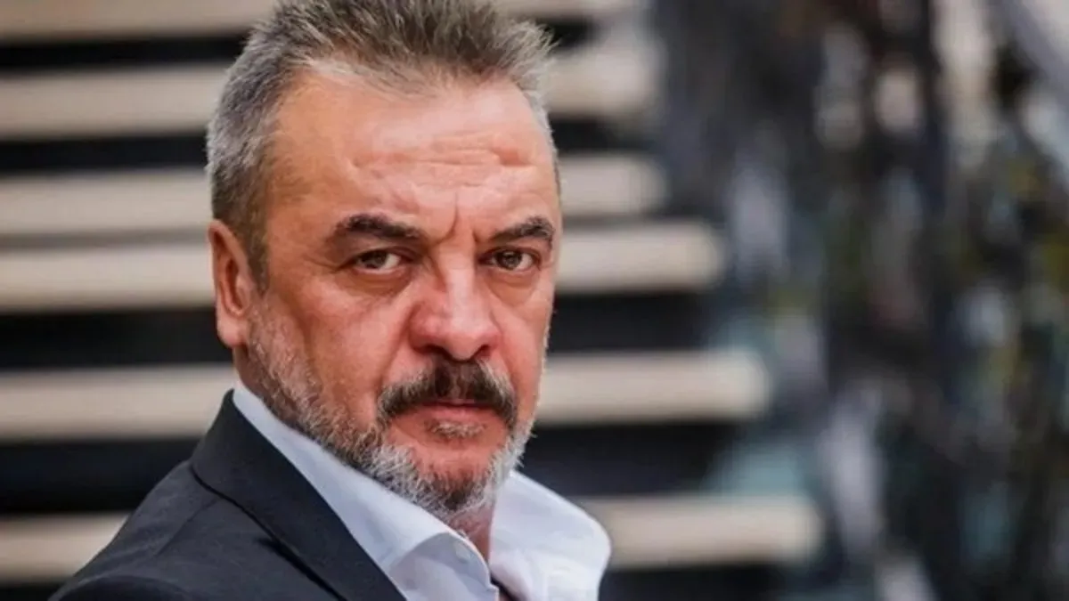 "Bir Gece Masalı"nın Raşit’i Mesut Akusta’nın Kızına Bakın! Resmen Kopyası...