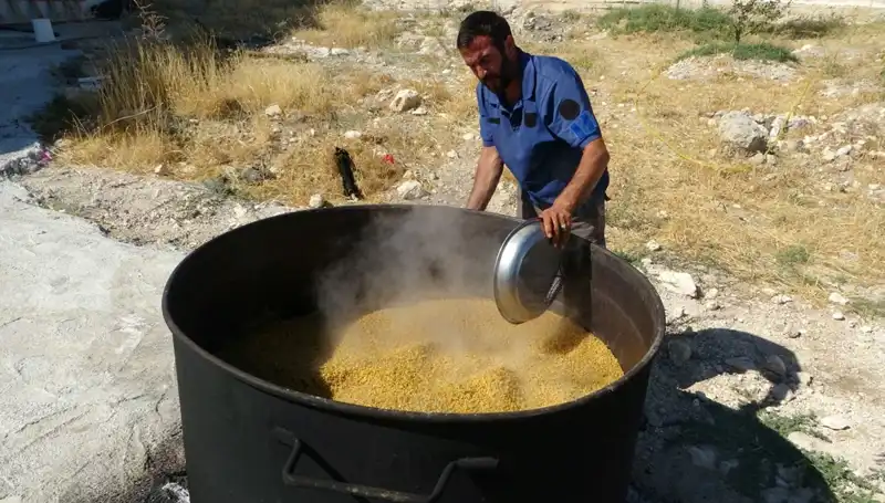 Ağustos'un Gelmesiyle Kazanlar Kaynamaya Başladı: Festivaller Başlıyor!