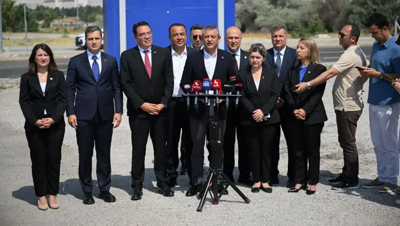 Özgür Özel TUSAŞ'ı Ziyaret Etti: Yerli Savunma Sanayiine Dair Umut Verici Mesajlar