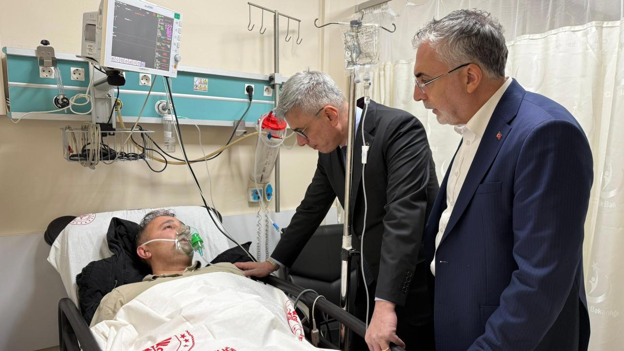 Bakanların Ziyareti Yaralılara Moral Oldu