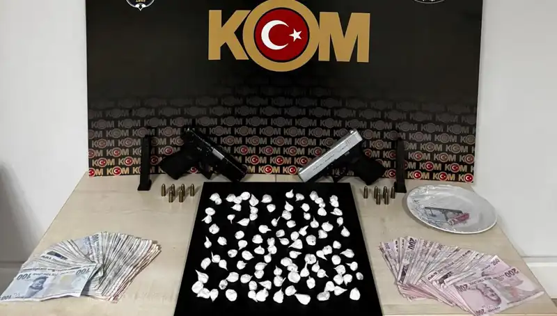 Çeşme'de Silahlı Saldırı Korkuttu: 3 Kişi Gözaltında!